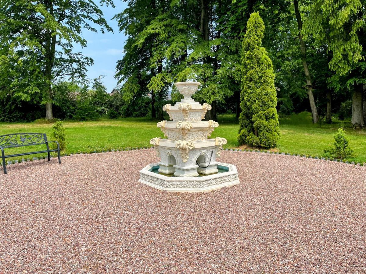 Chateau De Moliens Экстерьер фото